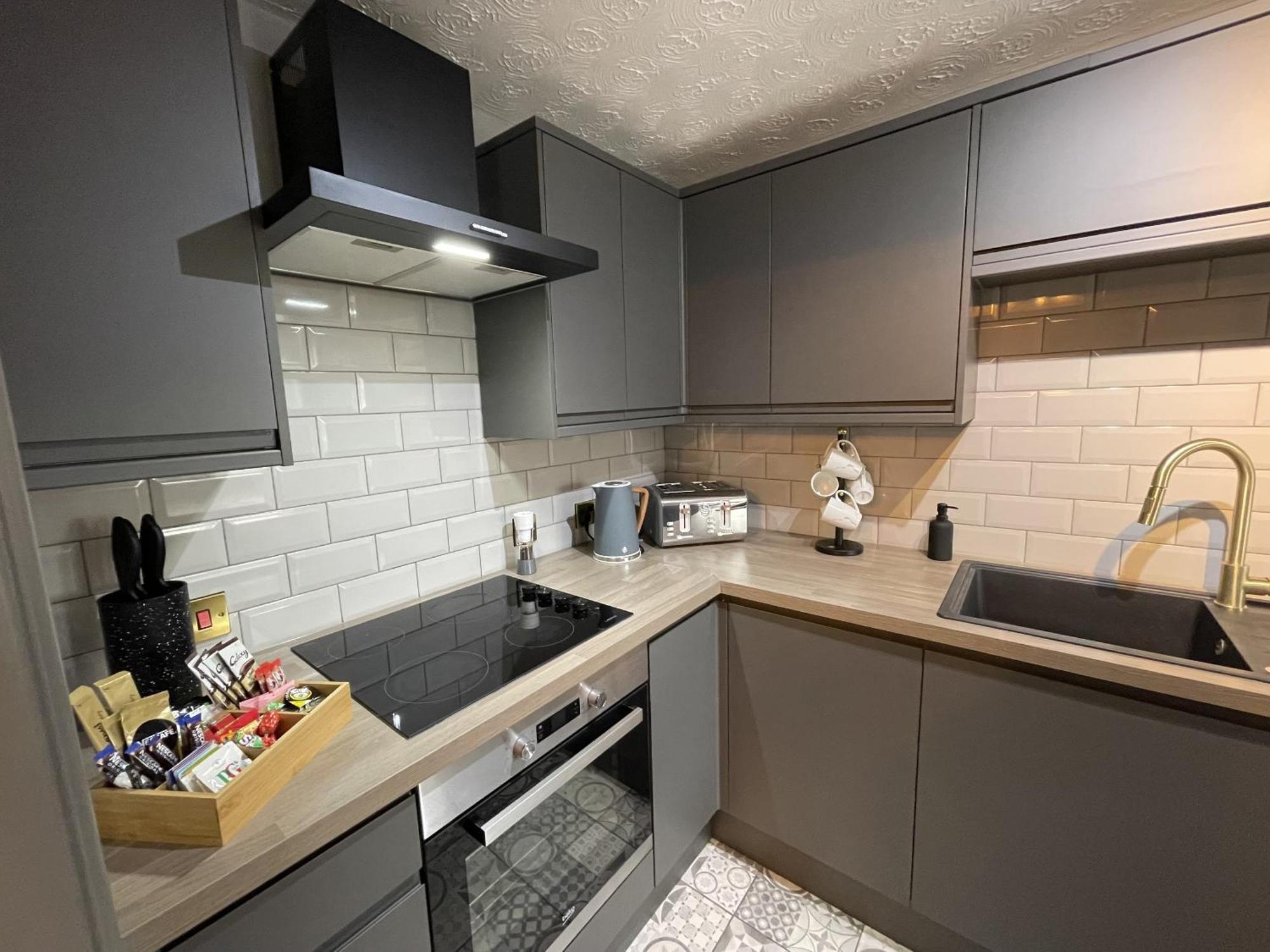 No24 - 2-Bed Boutique Apartment - Hosted By Hutch Lifestyle Leamington Spa Eksteriør billede