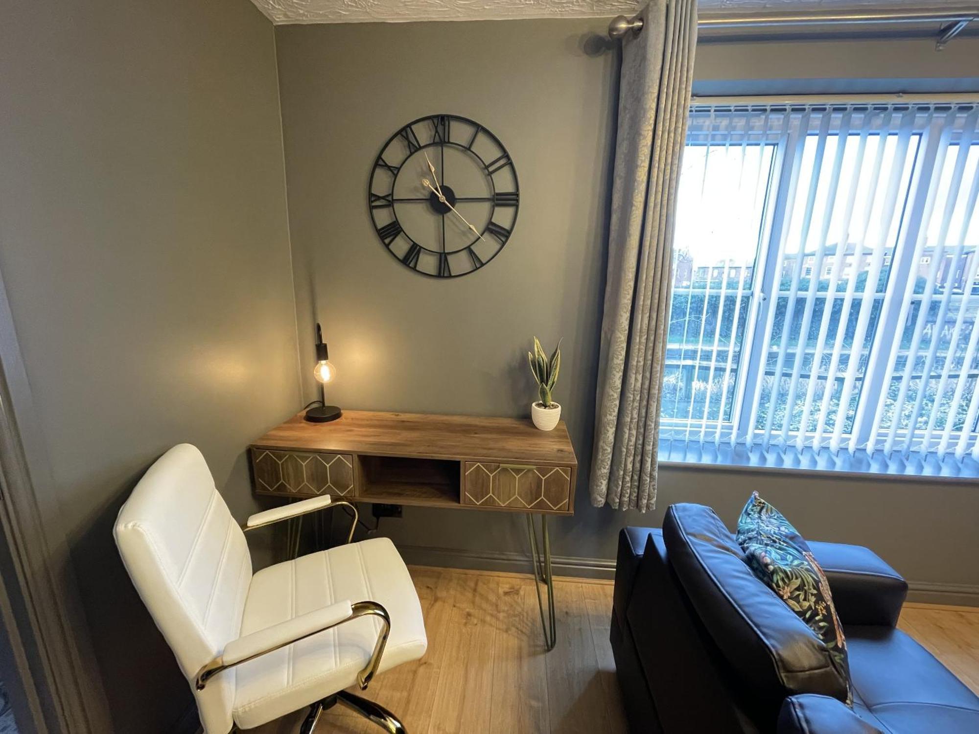 No24 - 2-Bed Boutique Apartment - Hosted By Hutch Lifestyle Leamington Spa Eksteriør billede